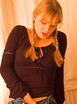 Kiss Kristin invites you to browse their xxx photos with Kristin xxx gallery 157769