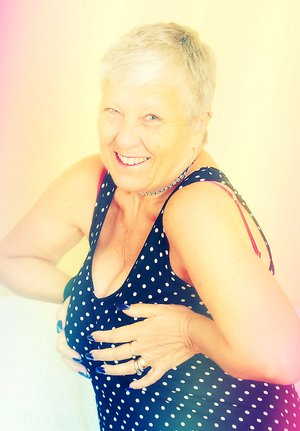 TAC Amateurs invites you to browse their free photos with Savana xxx gallery 270026